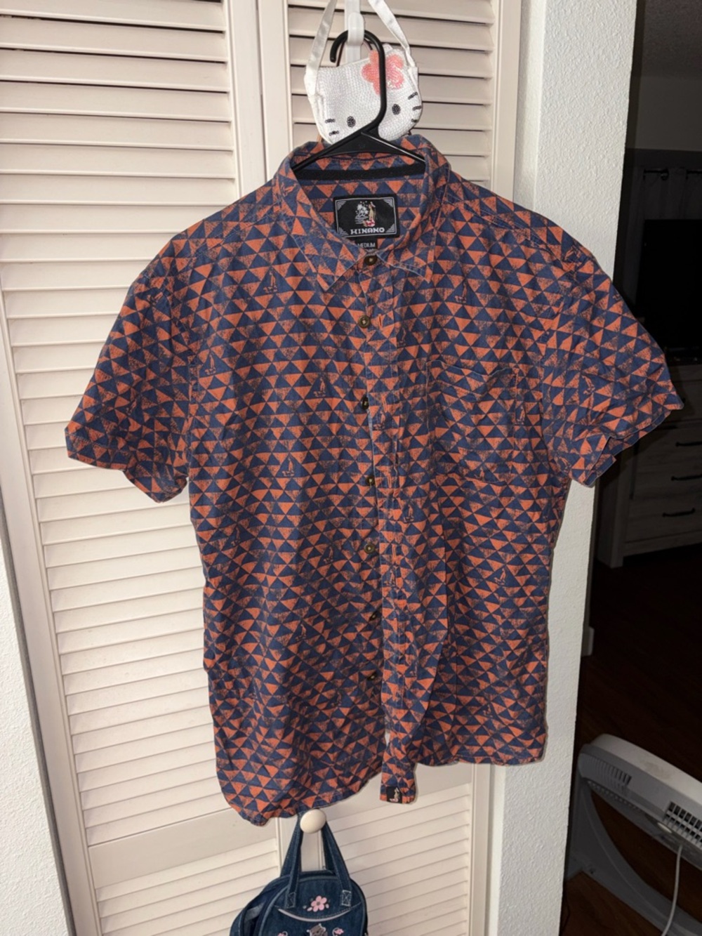 Men’s size medium Hinano shirt button up shirt